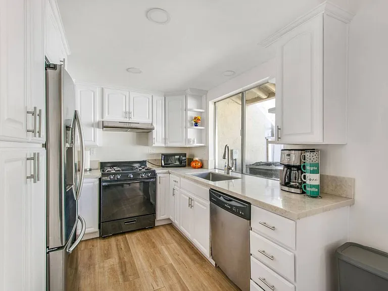405 Nobel Ave #A — Photo 5