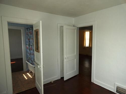 5th image of 6912 Kensington Ave