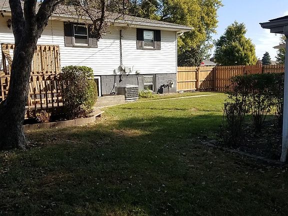 3rd image of 3440 Grand Blvd