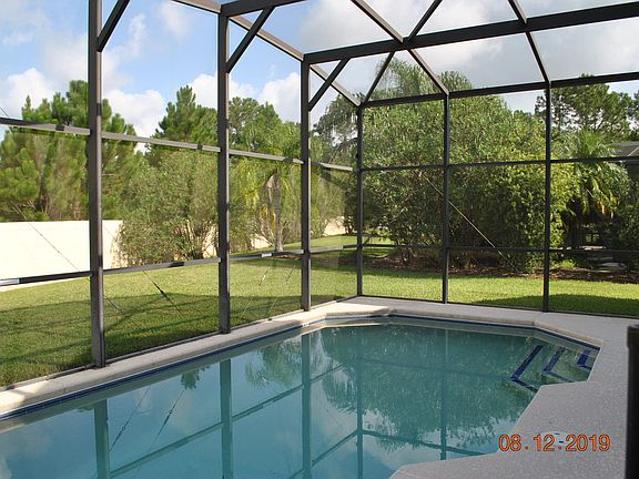 4th image of 1069 Tourmaline Dr
