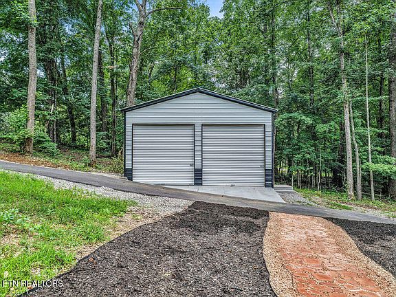 4th image of 471 Old Poplar Springs Rd