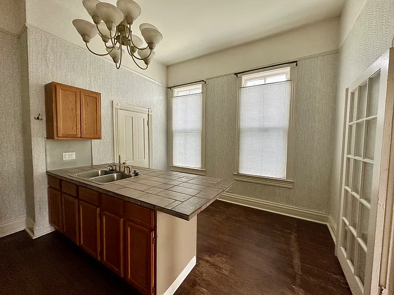 806 N 6th St — Photo 5