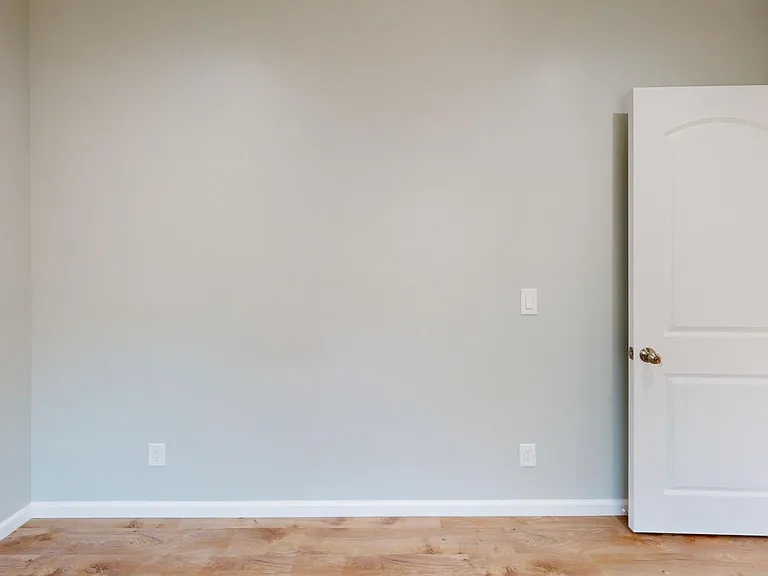 1047 Eugene Ave #2 — Photo 8