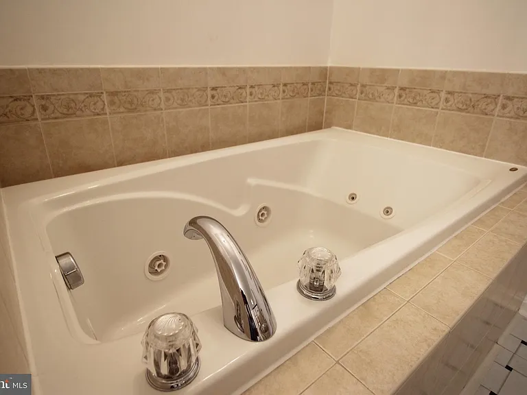 2415 Rainswood Ln — Photo 23