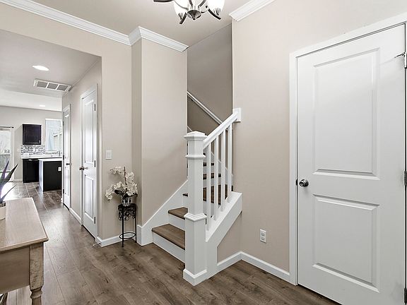 2nd image of 111 Avenue Ct E