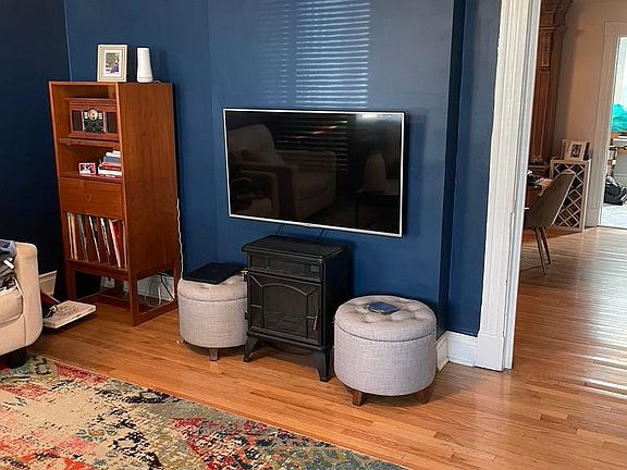 3rd image of 1713 Moore St