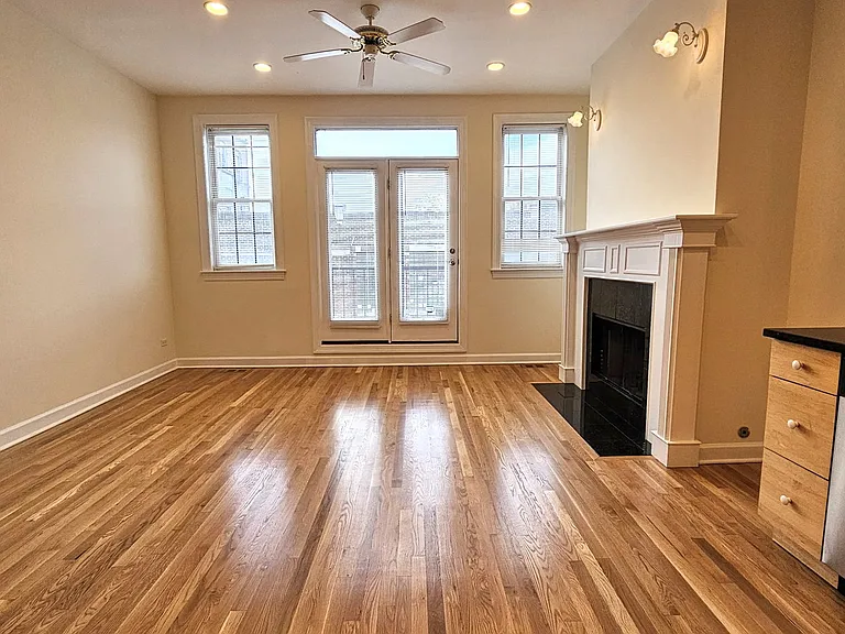 509 N Hartland Ct #2N — Photo 2