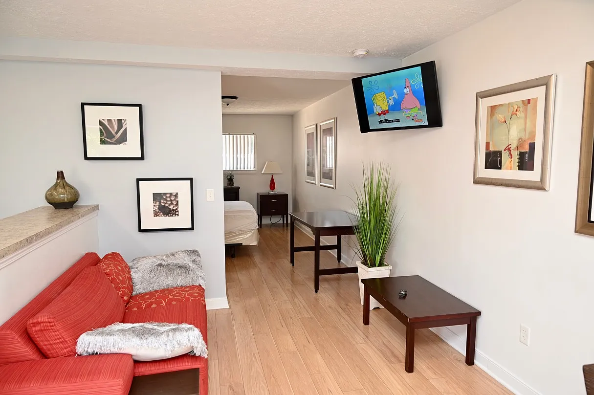 Woodworth Park Apartment — Photo 3