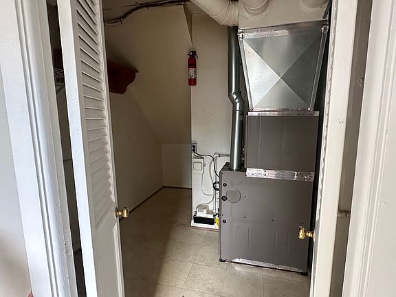 2nd image of 318 17th St