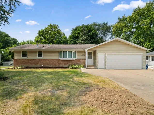 6573 Berkshire Ln N, Maple Grove, MN 55311