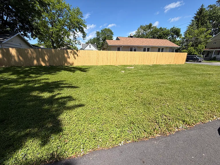 1747 Oneida St — Photo 30