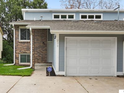230 Parkside Ln, Lincoln, NE, 68521