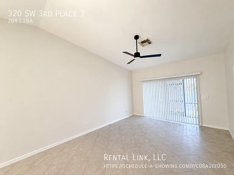 320 SW 3rd Pl #3 — Photo 2