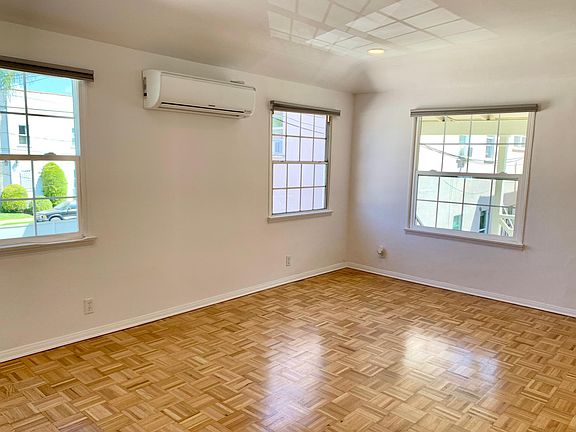 2nd image of 751 1/2 Hayworth Ave