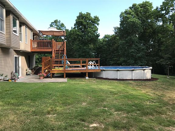 3rd image of 125 Lois Ln