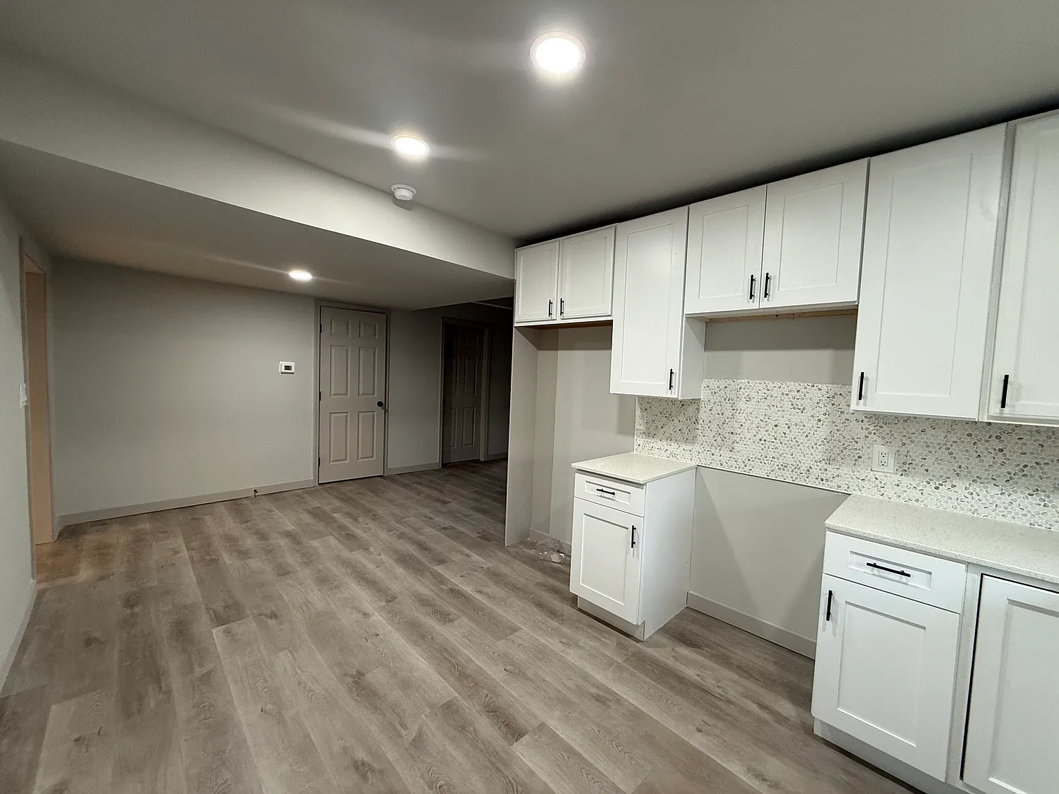 238 N George St — Photo 1