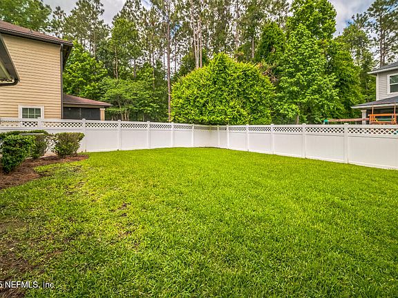 5th image of 118 FERNBROOK Drive