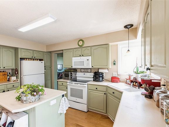 2nd image of 9108 Longview Dr