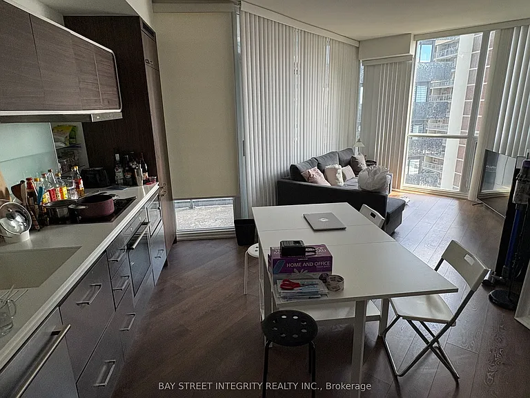 45 Charles St E #1912 — Photo 3