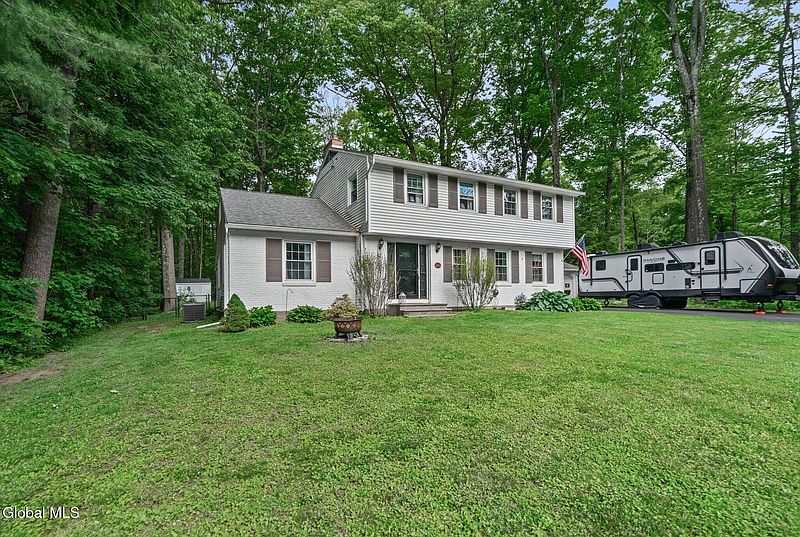 2nd image of 9 Parkwood Drive