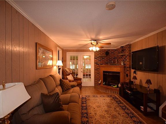 3rd image of 81 Forbes Ter