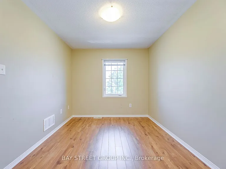 2413 Whistling Springs Cres — Photo 28