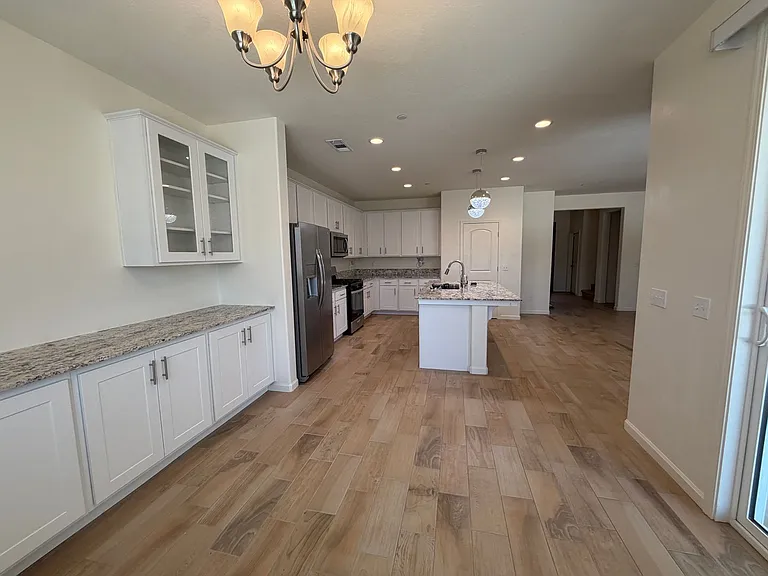2026 Sherbrook Ave — Photo 6