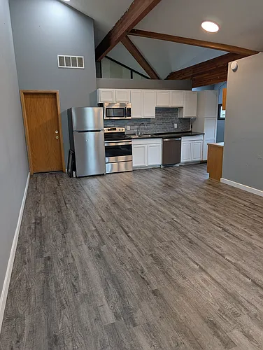 689 Center Cir #B Photo 1 689 Center Cir #B Photo 1