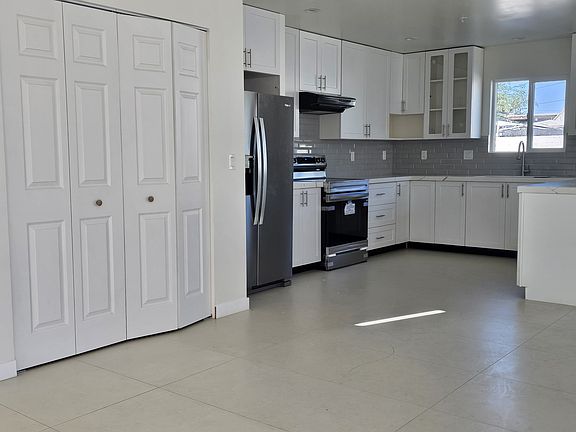 3rd image of 11428 Fidel Ave #B