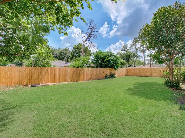 8018 Hammerly Blvd — Photo 20