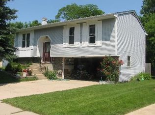 339 Joslyn Dr, Elgin, IL 60120