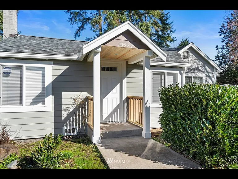 10924 SE 304th St — Photo 8
