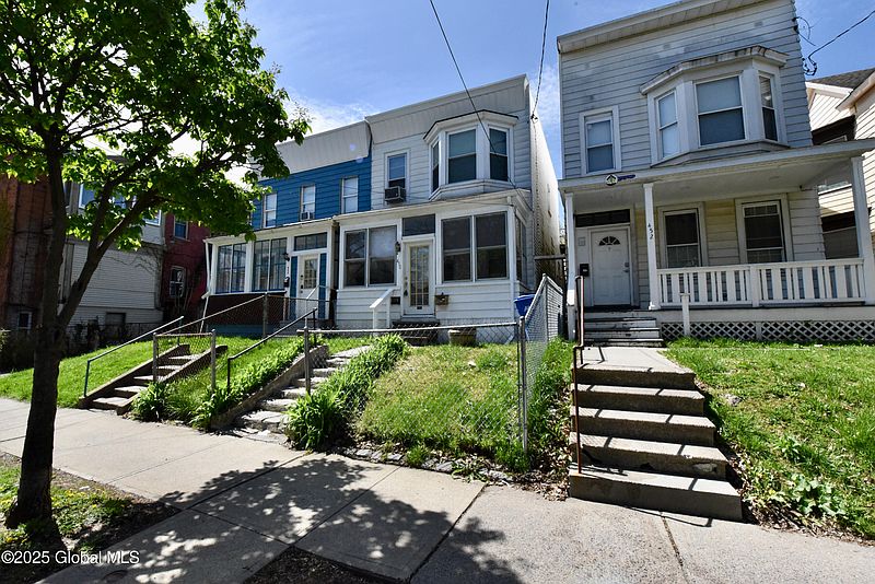 4th image of 450 Hamilton Street