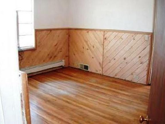 2nd image of 212A W Green Ave