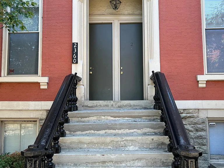 2360 Auburn Ave #5 — Photo 3