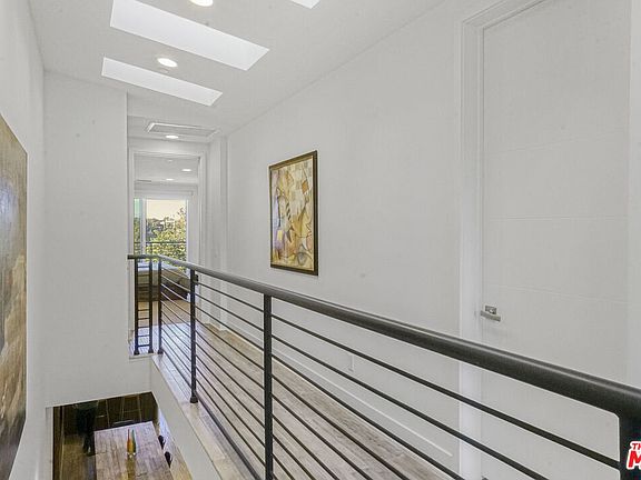 2nd image of 1878 Lucretia Ave