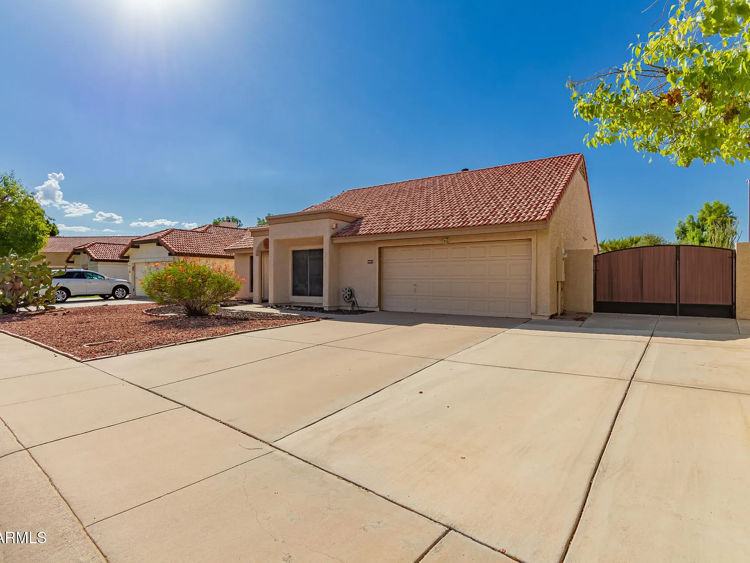 3 bed, 2.0 bath, 1608 sqft, $2,300 — Photo 3