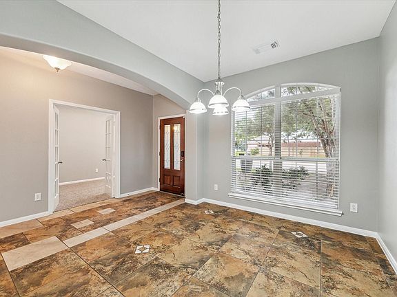 4th image of 3122 Schumann Oaks Dr