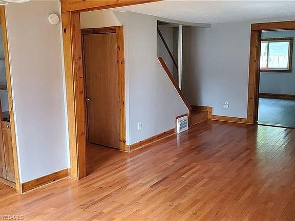 4th image of 6380 Woodhawk Dr