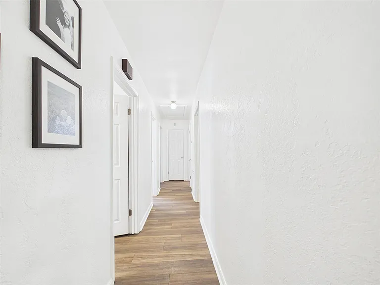 2612 Perry Ln — Photo 15