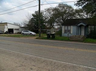 318 Columbus Rd, Sealy, TX 77474