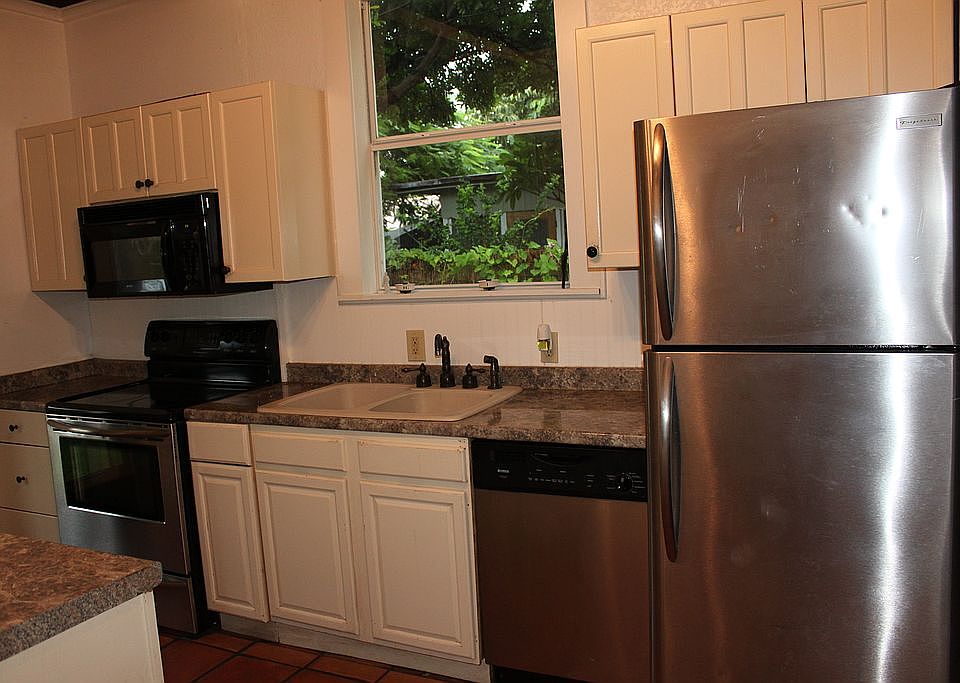 1st image of 506 E Lakewood Rd