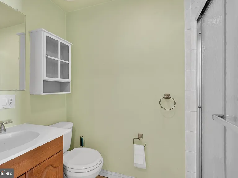 219 Hermitage St — Photo 34