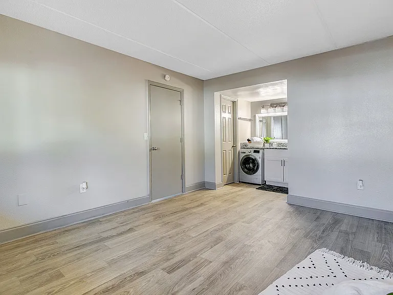 3435 S Orange Ave — Photo 31