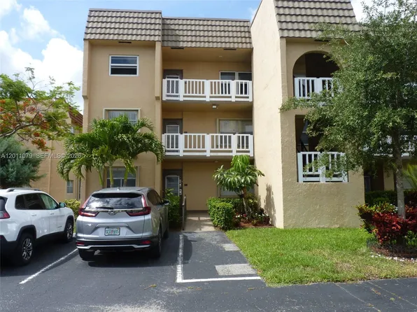 9241 Sunrise Lakes Blvd APT 201, Sunrise, FL 33322