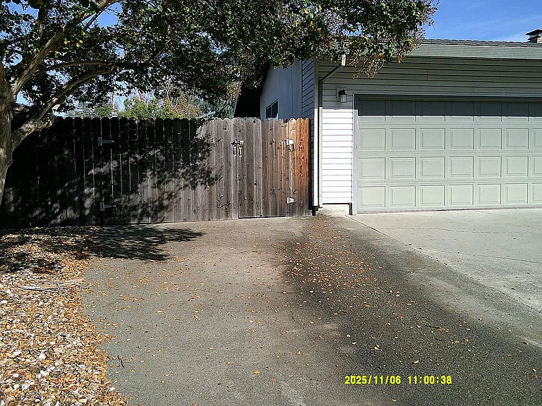 390 S Almond St — Photo 50