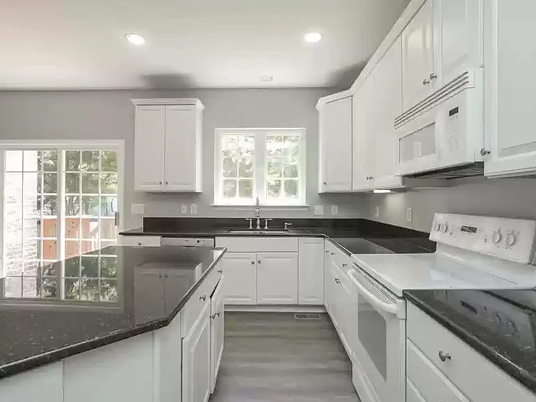 416 William Wallace Dr — Photo 10