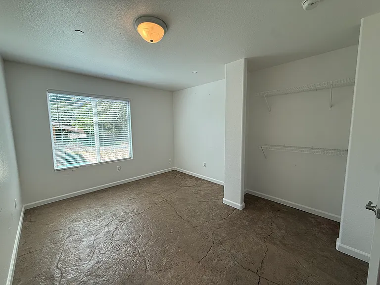 4316 Illinois Ave — Photo 9