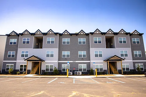 1505 Avenue Aapartment Photo 1