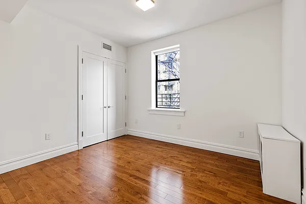 Rented by MNS | media 18